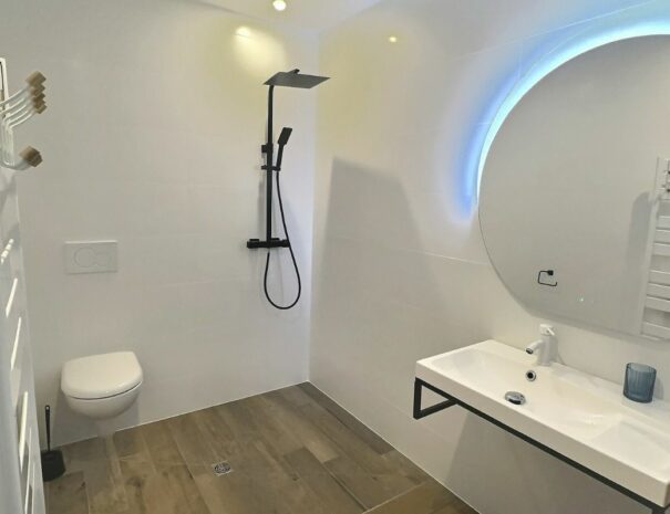 salle d'eau avec douche italienne